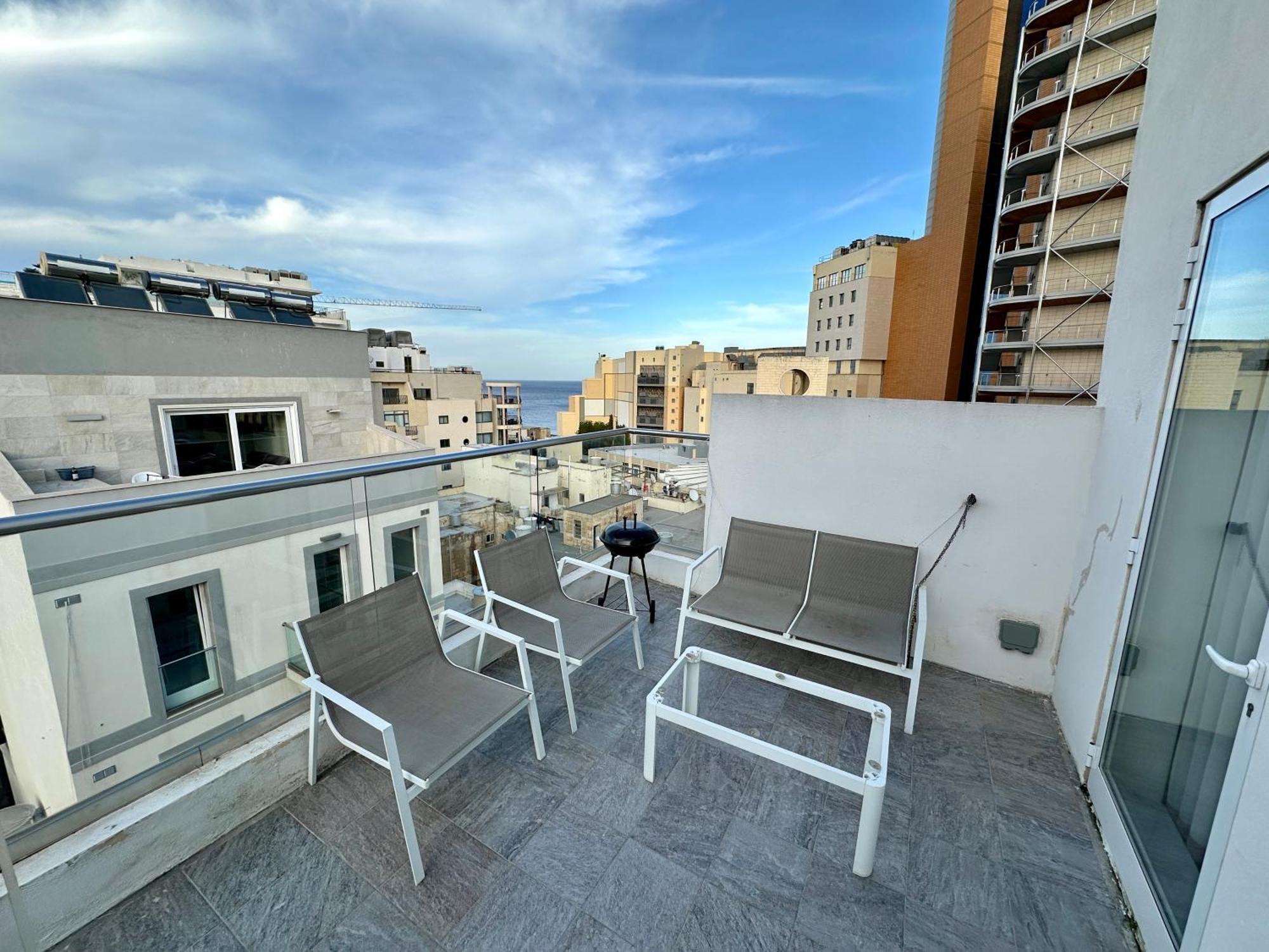 Paceville Sea View Penthouse With Jacuzzi! Saint Julian's Exterior photo